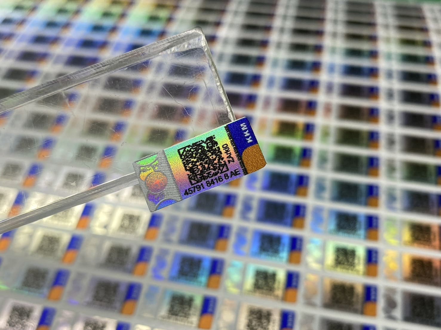 สติ๊กเกอร์โฮโลแกรมติดสินค้าของแท้