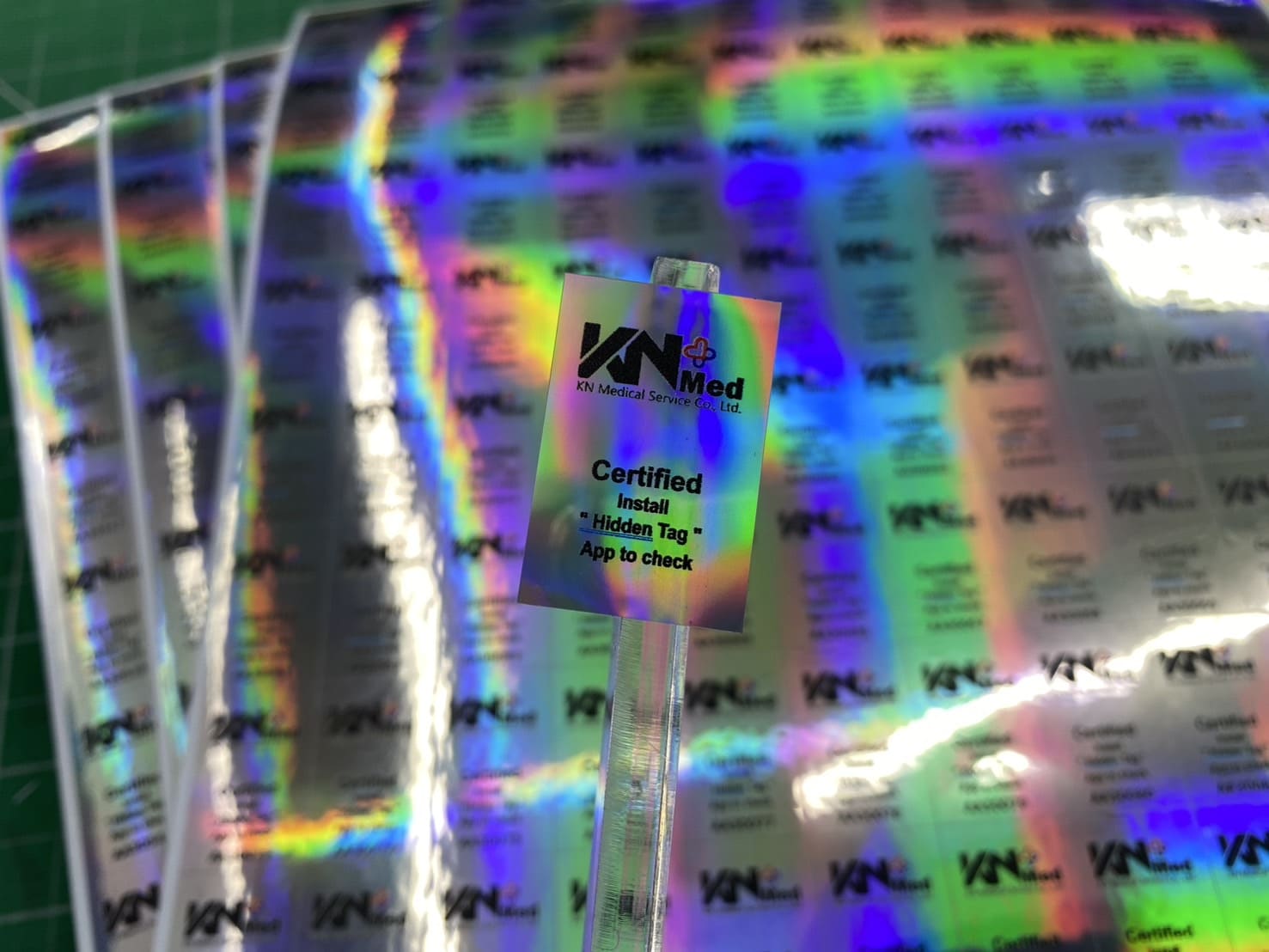 สติ๊กเกอร์โฮโลแกรมไดคัทติดสินค้า