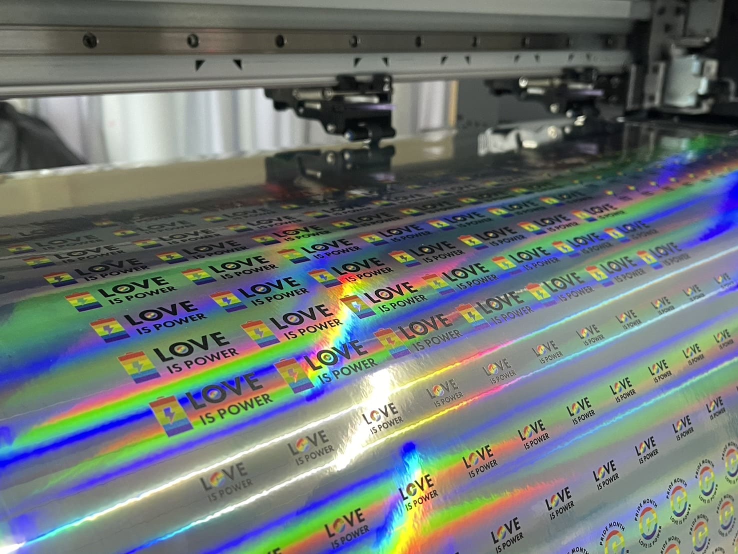 ปริ้นสติ๊กเกอร์โฮโลแกรม ใกล้ฉัน